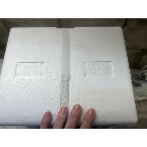 Lemax Vail Village  Johann’s Chalet-Inn Porcelain Village 2011 Chalet Inn RARE - Picture 15 of 15